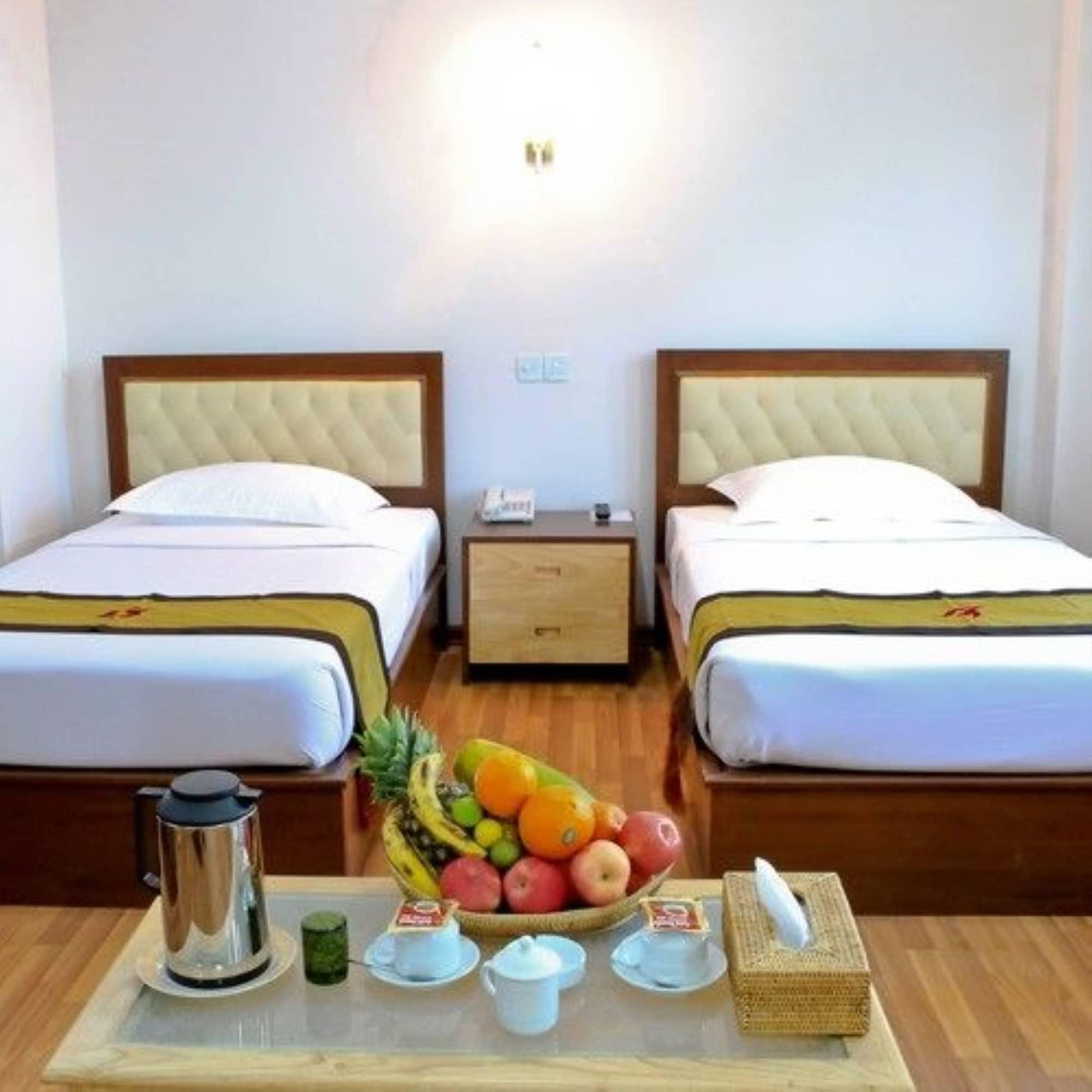 Hotel 7 Mile Янгон Экстерьер фото