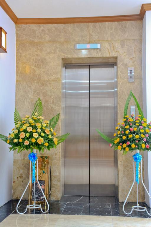 Hotel 7 Mile Янгон Экстерьер фото